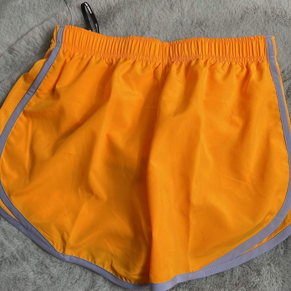 Nike Dri-FIT Tempo Athletic Shorts Mecium NWT Workout Running Gear Track & Field - Picture 2 of 12